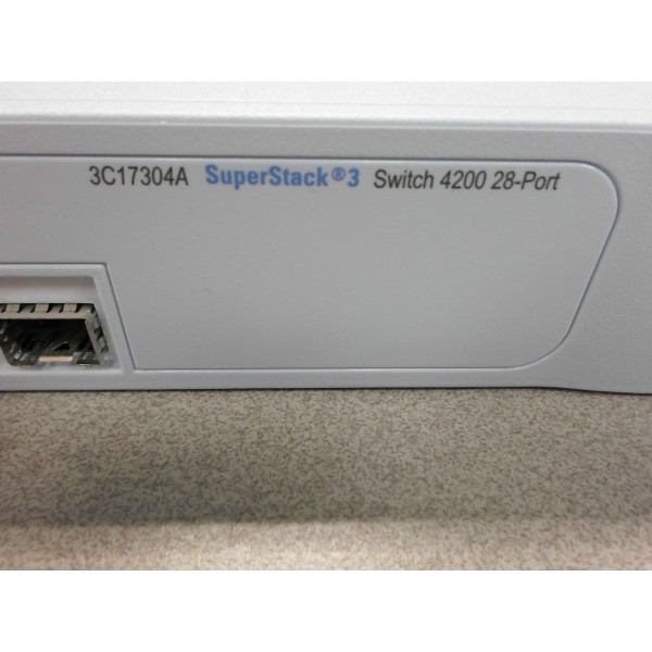 Used Switch 3C17304A 3COM serveur-occasion.com