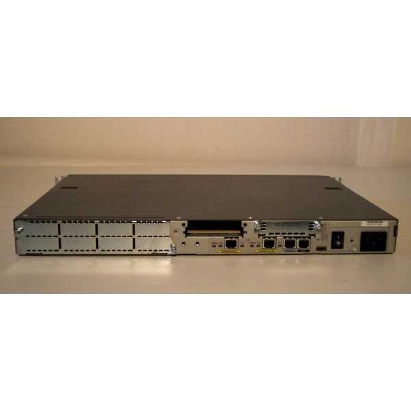 ROUTEUR Cisco : CISCO2611XM