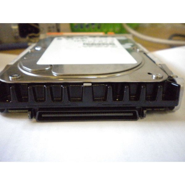 Disque Dur  Fujitsu SCSI 3.5 10Krpm 72 Gb CA01308-B352