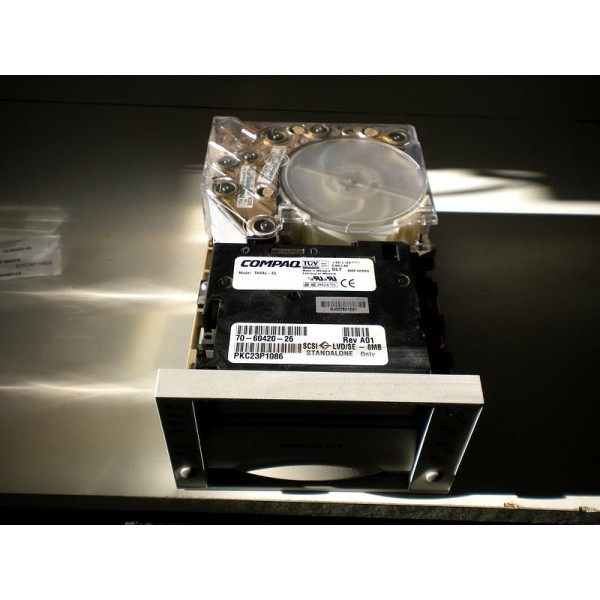 Unidad de cinta usada HP DLT8000 70-60420-26 serveur-occasion.com