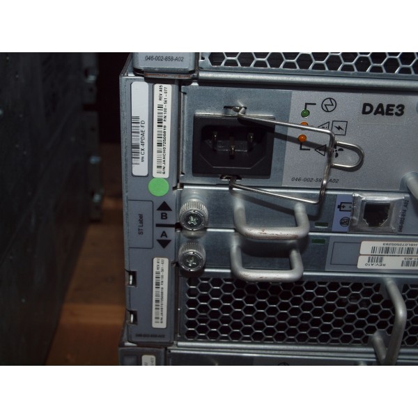 Used disk array DELL CX-4PDAE-FD serveur-occasion.com
