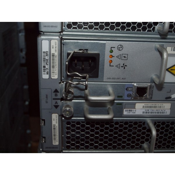 Used disk array DELL CX-4PDAE-20FD serveur-occasion.com