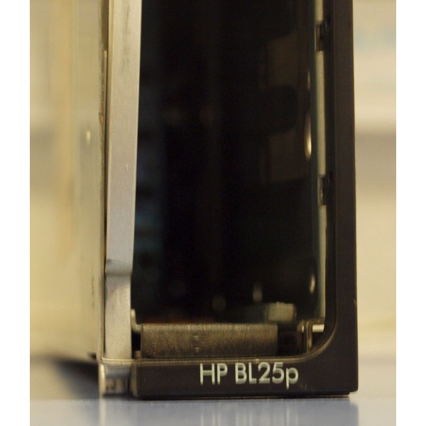 Serveur Hp BL25P 2 x Opteron Dual core 2216 2.40 Ghz