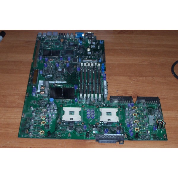 Carte mere Dell Poweredge 2800 : CD158